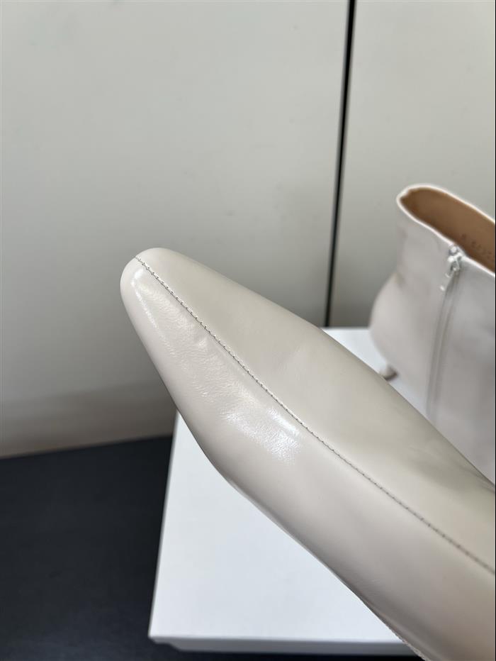 20251128174331154 390